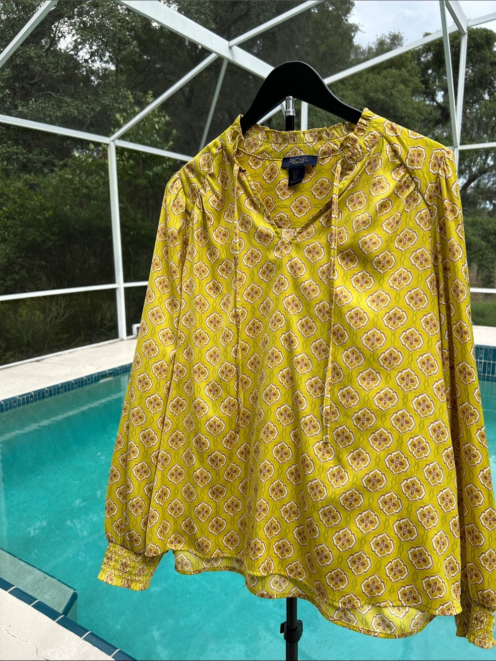 Rachel  - Rachel Roy Large.   Mustard Print  Geometric Print Long Sleeve Blouse